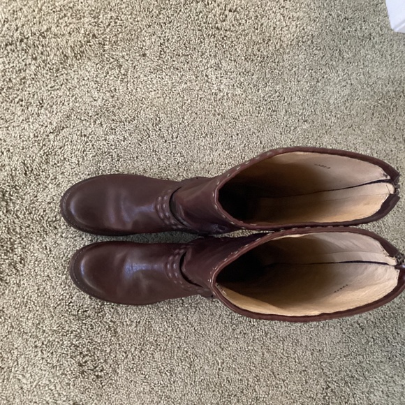 Frye boots size 8.5 - Picture 10 of 10